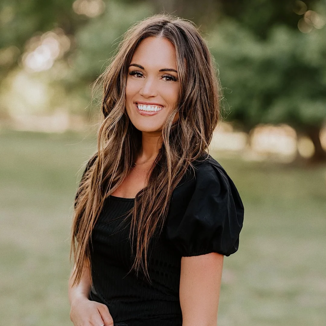 creator-headshot-ashly-stone